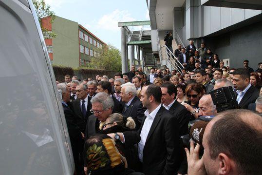 Serkan Acar son yolculuğuna gözyaşları içinde uğurlandı