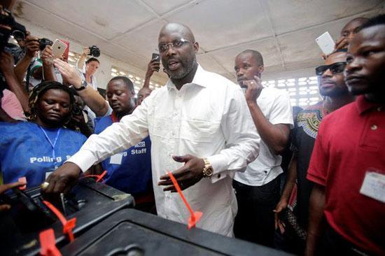 George Weah ülkesi Liberya’da devlet başkanı seçildi