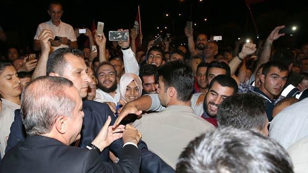 Cumhurbaşkanı Erdoğan demokrasi nöbetinde