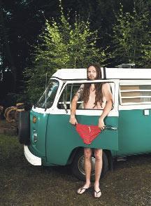 Bu kez otomobiller ve  seksi () erkekler var