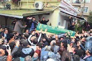 Cenazede yine sınıfta kaldık