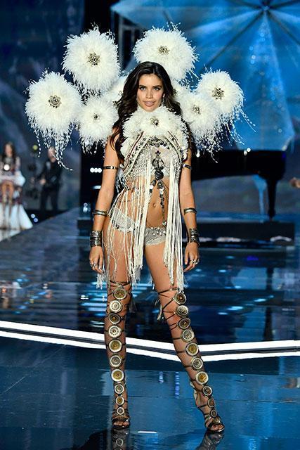 Victoria’s Secret Fashion Show 2017 gerçekleşti