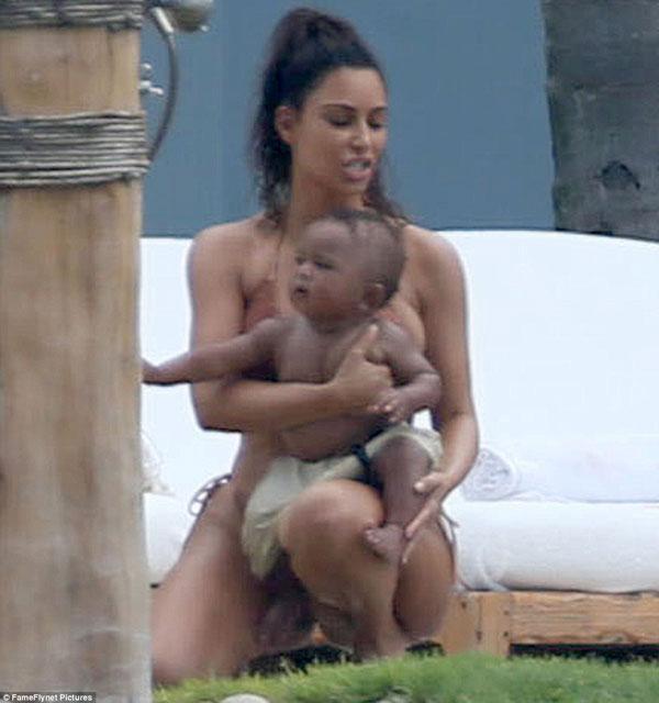 Kim Kardashian doğum kilolarını verdi