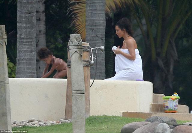 Kim Kardashian doğum kilolarını verdi