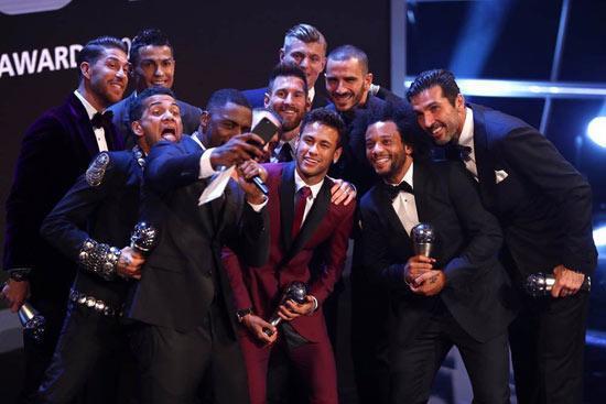 FIFA yılın futbolcusu Ronaldo seçildi