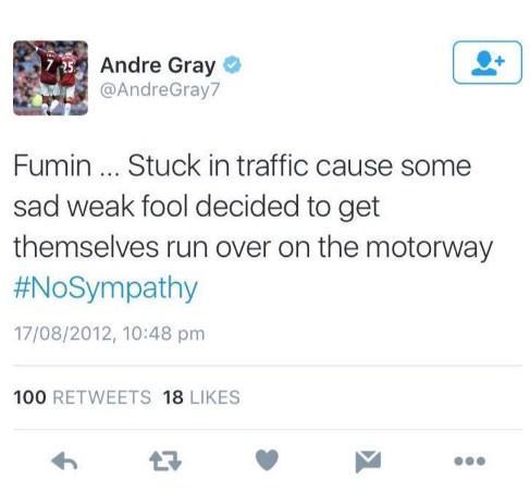 Burnleynin forvet oyuncusu Grayin eski tweetleri başına bela oldu