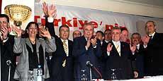 CHPlilerden Baykala: Güzeller içinde bir seni sevdim