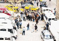 Otoparkta Moldovalı kadınlar pazarı
