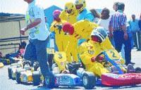 Go - kart uçar gider
