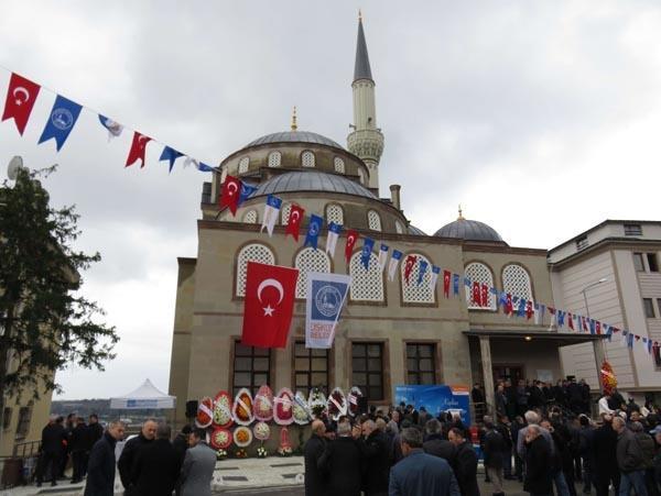 Üsküdarda Ahmet Çetinsaya Camii ibadete açıldı