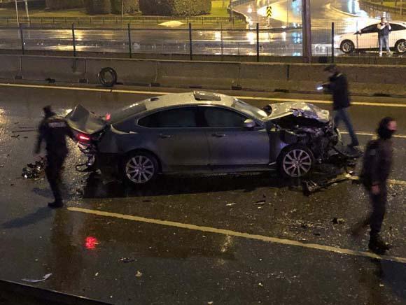 Son dakika | İstanbulda 11 araç birbirine girdi Ölü ve yaralılar var...