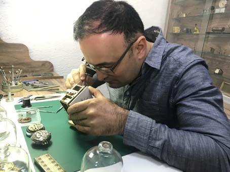 550 yıllık saatleri tamir edip ilk günkü ihtişamına kavuşturuyor