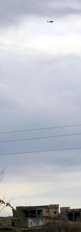 Menbiç sınırında ABD helikopterleri uçuyor