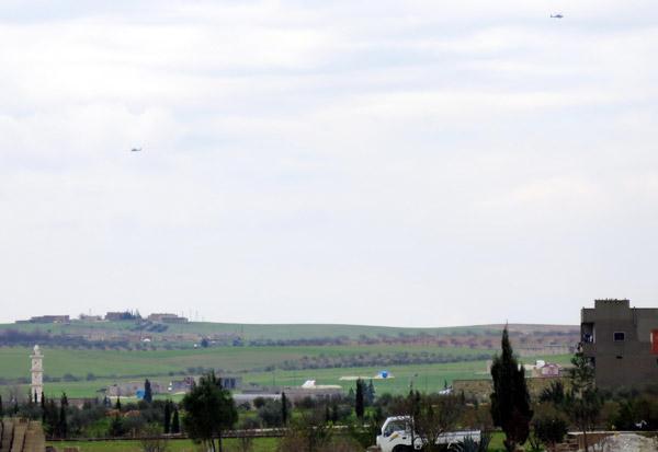Menbiç sınırında ABD helikopterleri uçuyor