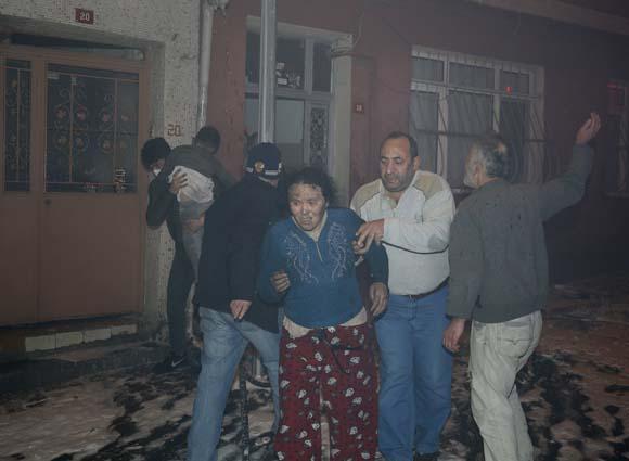 Son dakika | İstanbul Bayrampaşa’da yangın Çok sayıda yaralı var...