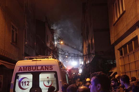 Son dakika | İstanbul Bayrampaşa’da yangın Çok sayıda yaralı var...