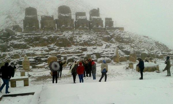 Nemrut Dağında tipi Turistler tahliye edildi