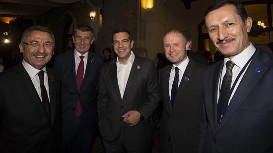 Cumhurbaşkanı Yardımcısı Oktay, İtalya Başbakanı ile görüştü