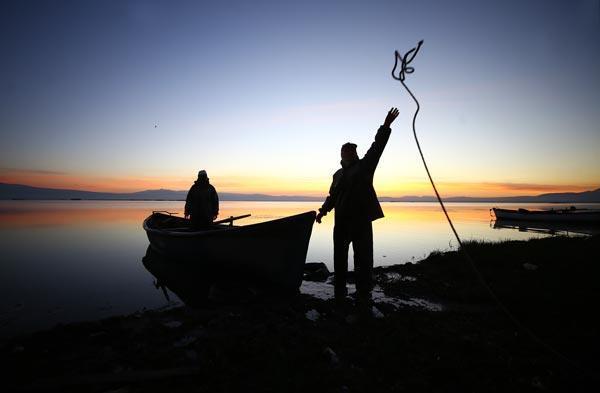 Balıkçı çiftlerin zorlu hayat mücadelesi