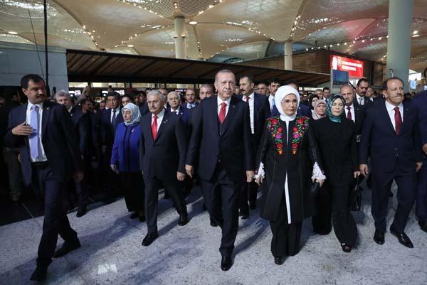 Son dakika... Cumhurbaşkanı Erdoğan, yeni havalimanının ismini açıkladı