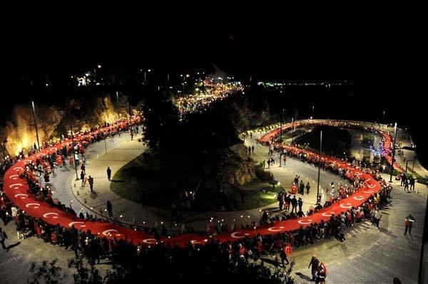 Fener alayında 600 metrelik Türk bayrağı açıldı
