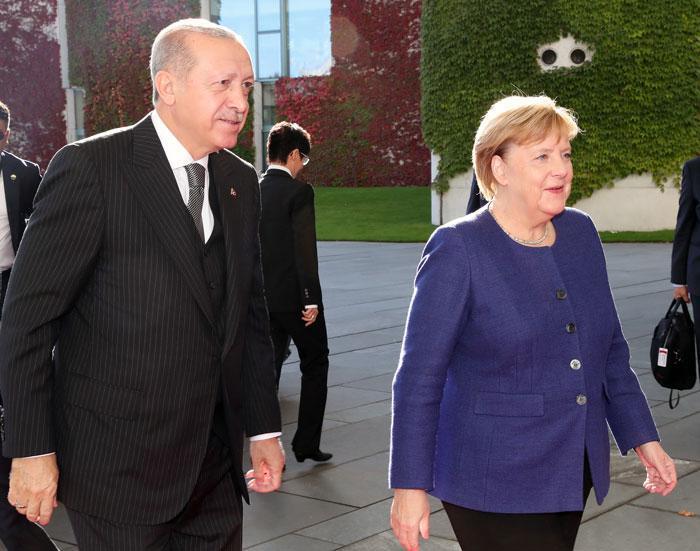 Son dakika... Sıra Kölnde Erdoğan ile Merkel kahvaltıda bir araya geldi