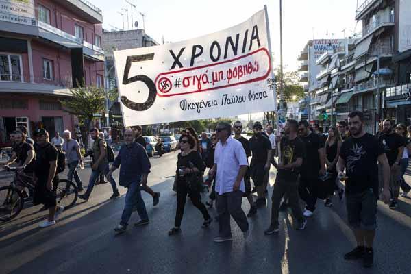 Komşuda ortalık karıştı Olaylı gösteri