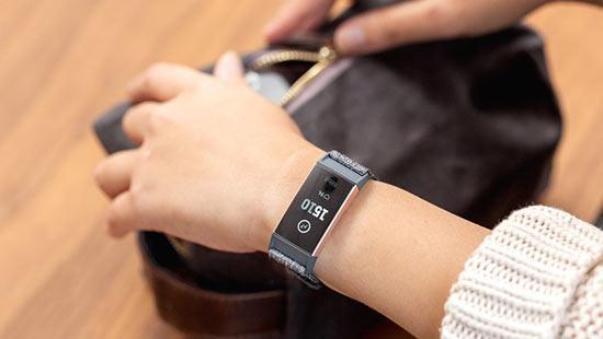 Fitbit Charge 3 akıllı bileklik inceleme: Zinde kalmanız için sizi uyarıyor
