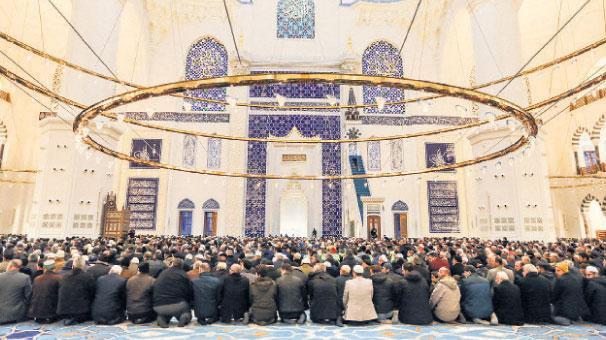 Çamlıca Camii’nde ilk ezan