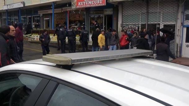 Son dakika... Pendikte kuyumcuya giren silahlı kişiler dehşet saçtı
