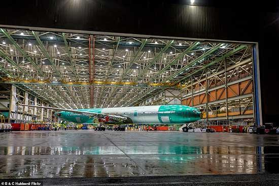 Boeingin devasa yolcu uçağı 777Xten ilk görseller geldi