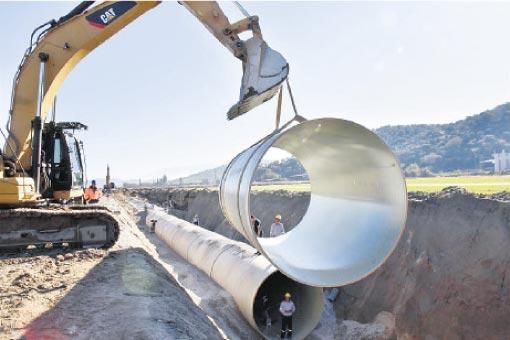 DSİ 2. Bölge, 50 bin dekar bağı kurtarıyor