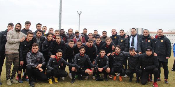 Eskişehirsporda lisansı çıkmayan 9 futbolcu tesislerden ayrıldı