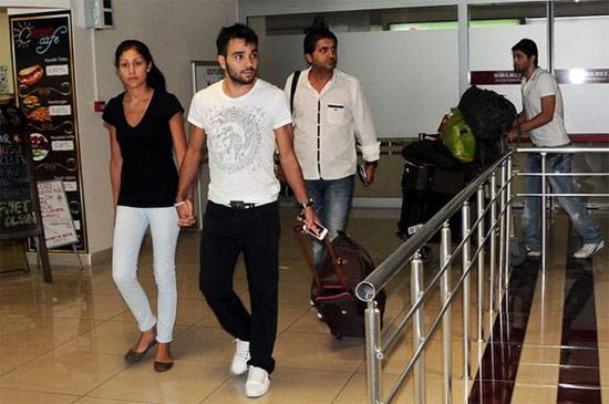 EVLİLİKLERİ BOYUNCA YANLARINDA KALDI EVLİLİKLERİ BOYUNCA YANLARINDA KALDI