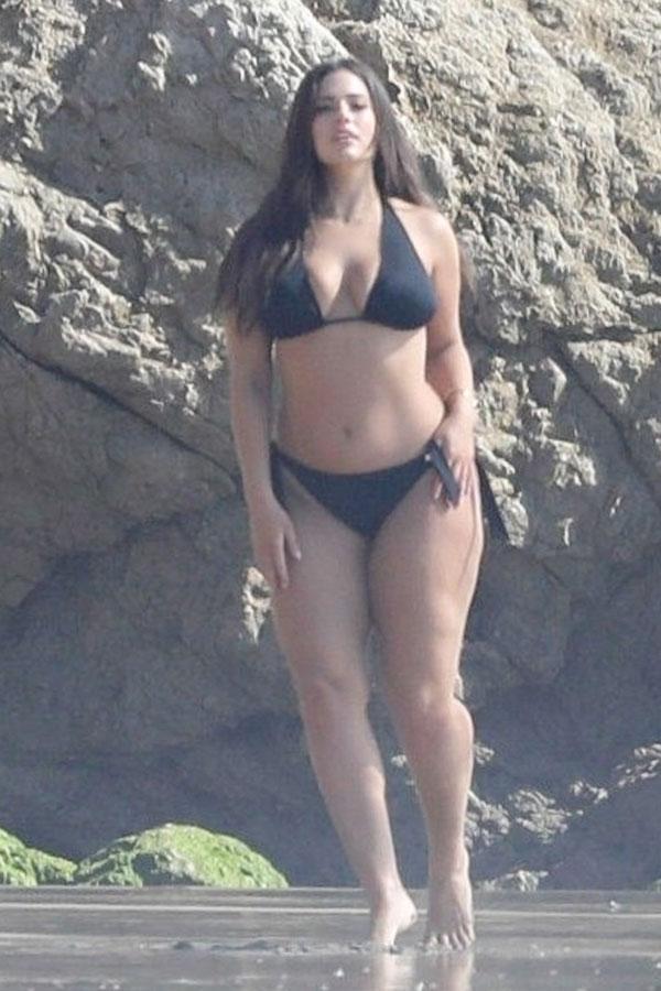 Ashley Graham aynayı çatlattı