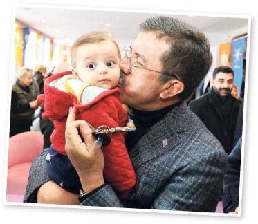 AK Partinin İzmir Büyükşehir başkan adayı Zeybekci: Tüm kesimlerden kabul görüyoruz