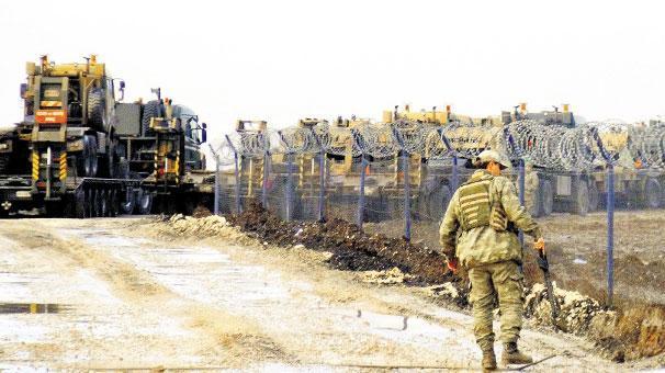 Mehmetçik yürüyor YPG’liler kaçıyor