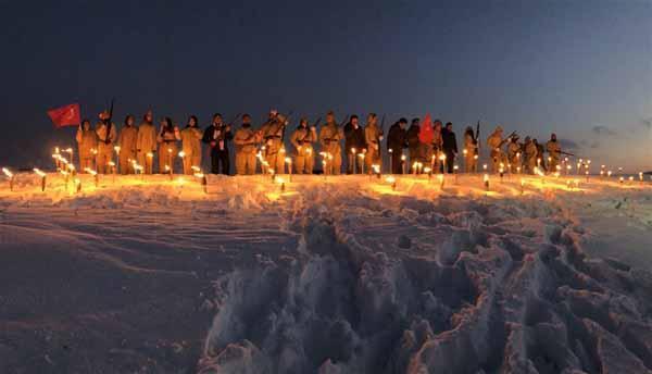 Sarıkamış şehitleri için eksi 15 derecede saygı nöbeti