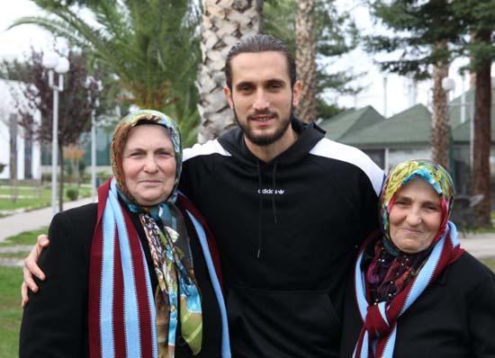 Fanatik abla kardeşin Trabzonspor aşkı