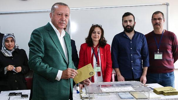 Son dakika... Türkiye sandık başında Oy verme işlemi başladı