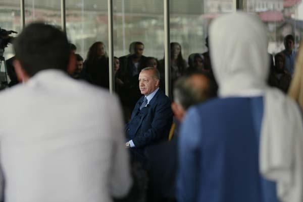 Son dakika... Cumhurbaşkanı Erdoğandan faiz ve kur yorumu: Operasyonları ters tepti