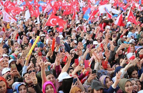 Cumhurbaşkanı Erdoğan: Milletimizin üzerinde oynanan oyunları bozmaya kararlıyız