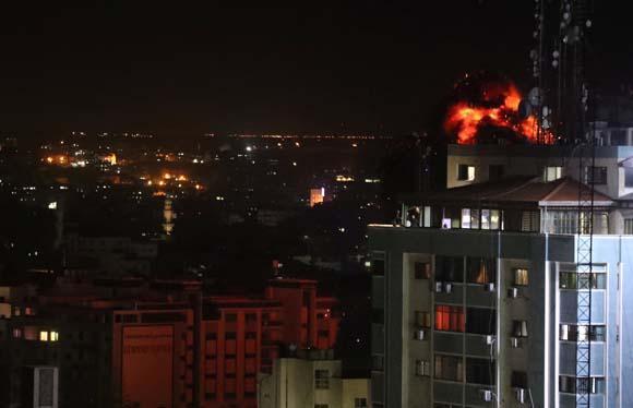 Son dakika | İsrail jetlerle Gazzeye saldırdı