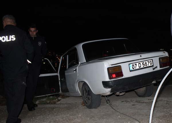 Araç askıda kaldı, hiçbir şey olmamış gibi... Yok artık