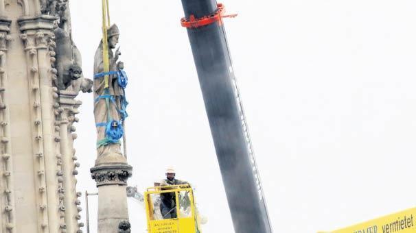 Notre Dame için milyar €luk bağış