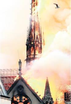 Notre Dame için milyar €luk bağış