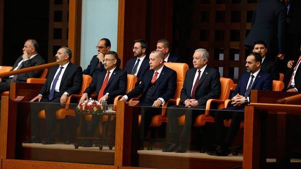 Son dakika... Cumhurbaşkanı Erdoğan HDPli isim kürsüye çıkınca Meclisten ayrıldı