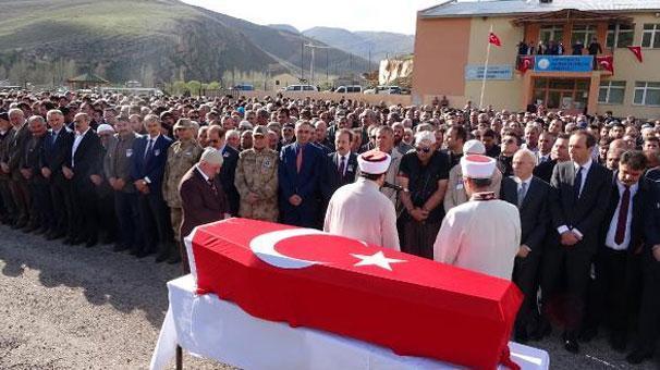 Şehit polis memuru Ateş için tören