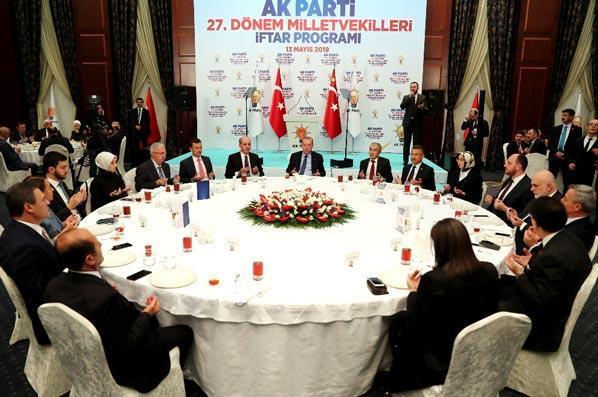 Cumhurbaşkanı Erdoğan AK Partili vekillere seslendi: Yeni insanlar kazanarak önümüzdeki döneme hazırlanacağız