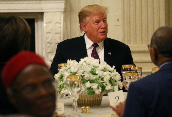 Donald Trump, Beyaz Sarayda iftar verdi